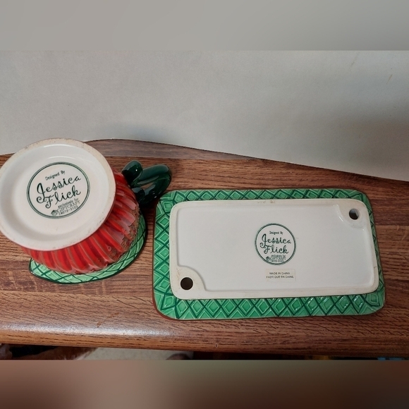 Giftcraft Pioneer-style Holiday Cream Pitcher and Butter Dish - Picture 11 of 11